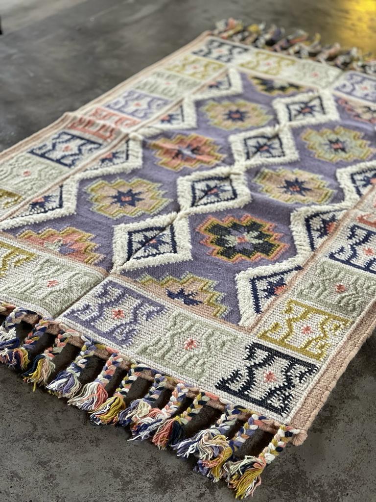 Hand Knotted Wool & Cotton  RUG 11 (4x6 ft)