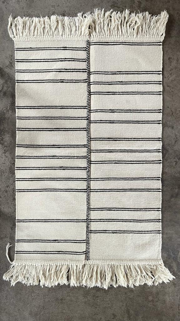 Hand Knotted Wool & Cotton RUG 16 (4x6 ft)