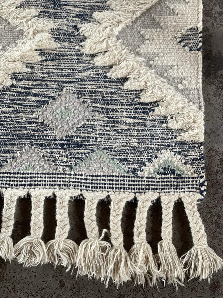 Hand Knotted Wool & Cotton RUG 17 (4x6 ft)