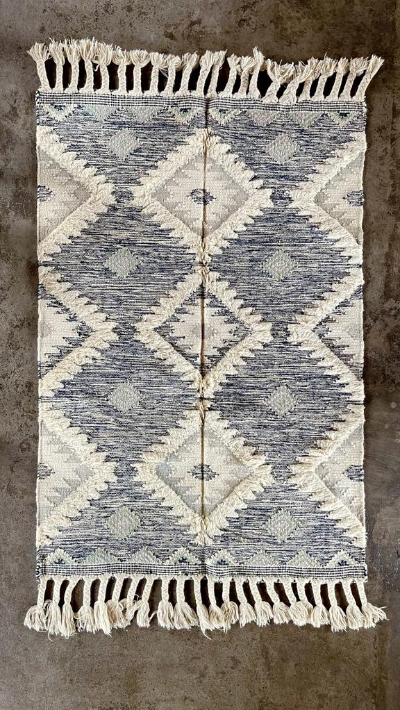 Hand Knotted Wool & Cotton RUG 17 (4x6 ft)