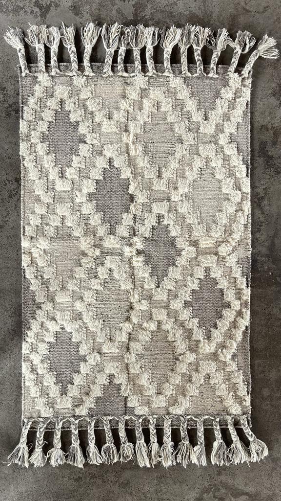 Hand Knotted Wool & Cotton RUG 30 (3x5 ft)