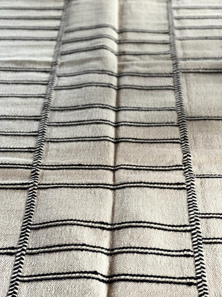 Hand Knotted Wool & Cotton RUG 32 (5x8 ft)