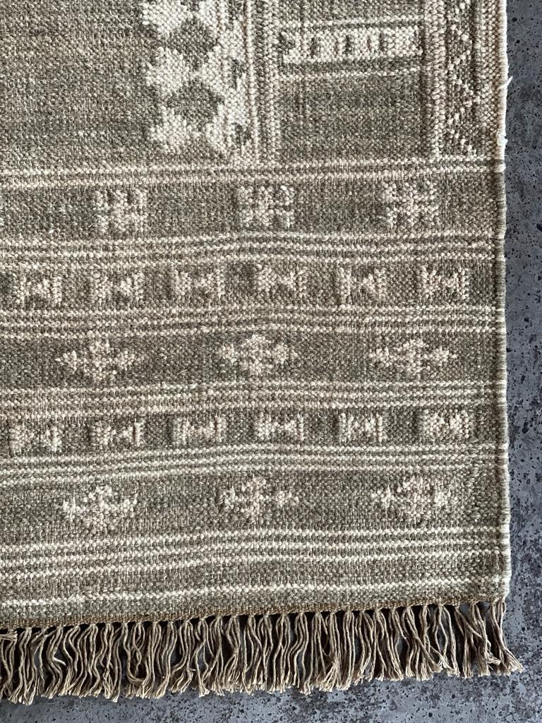 Hand Knotted Wool & Cotton RUG 45 (5x8 ft)