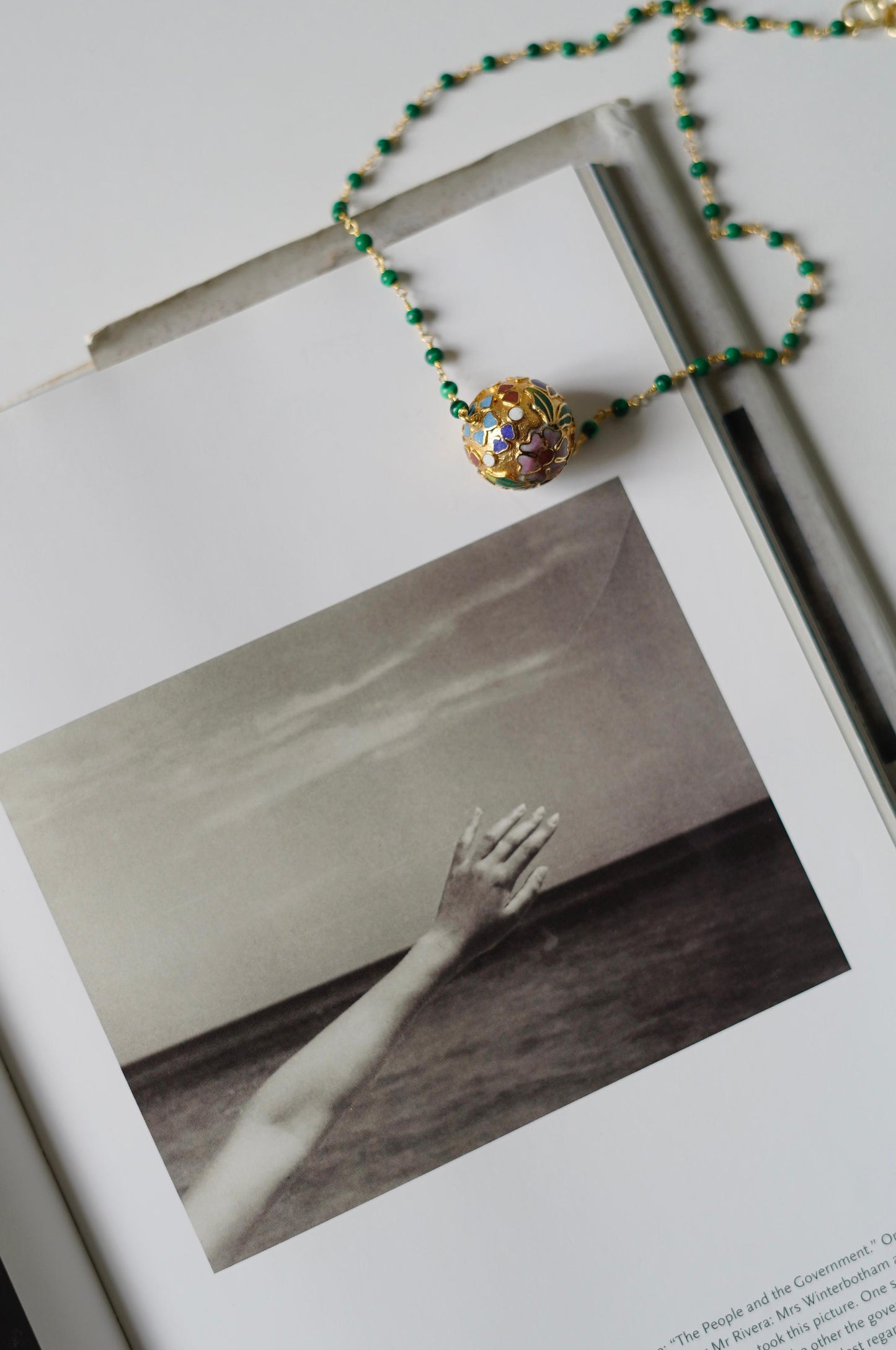 Garden Temple : Vtg Cloisonné Bead & Malachite Chain Necklace
