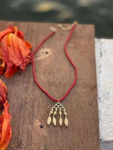 Coral with 4 Cardamom Pendants