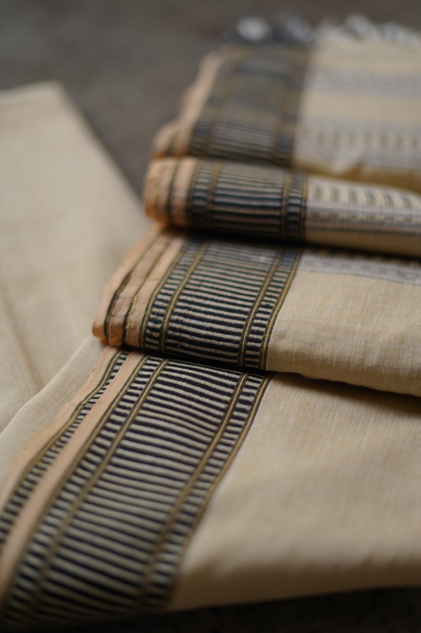 Handloom 10