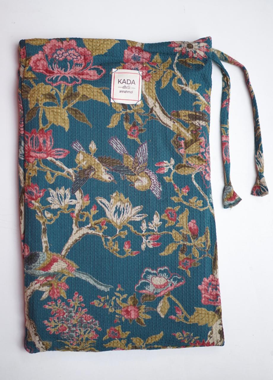 Waffle Cotton Beach Towel with Pouch